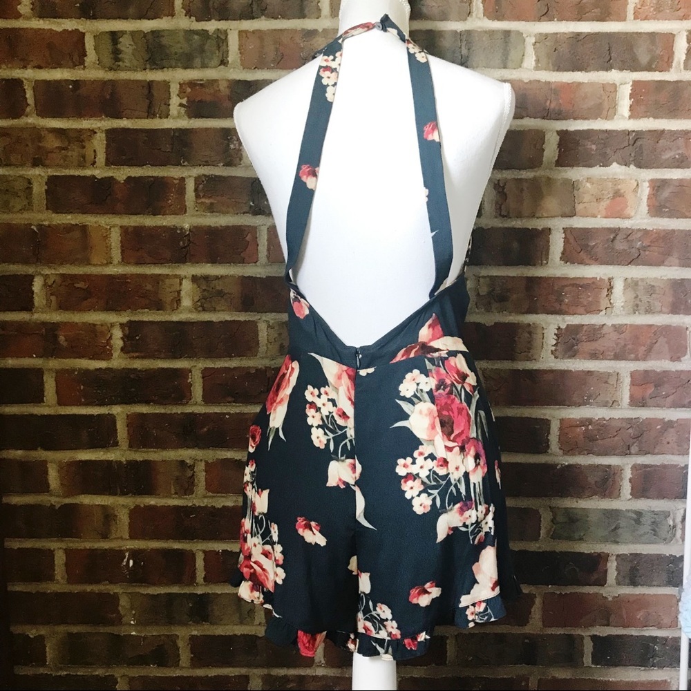Forever 21 Navy Blue Floral Romper Size Small - Picture 4 of 6